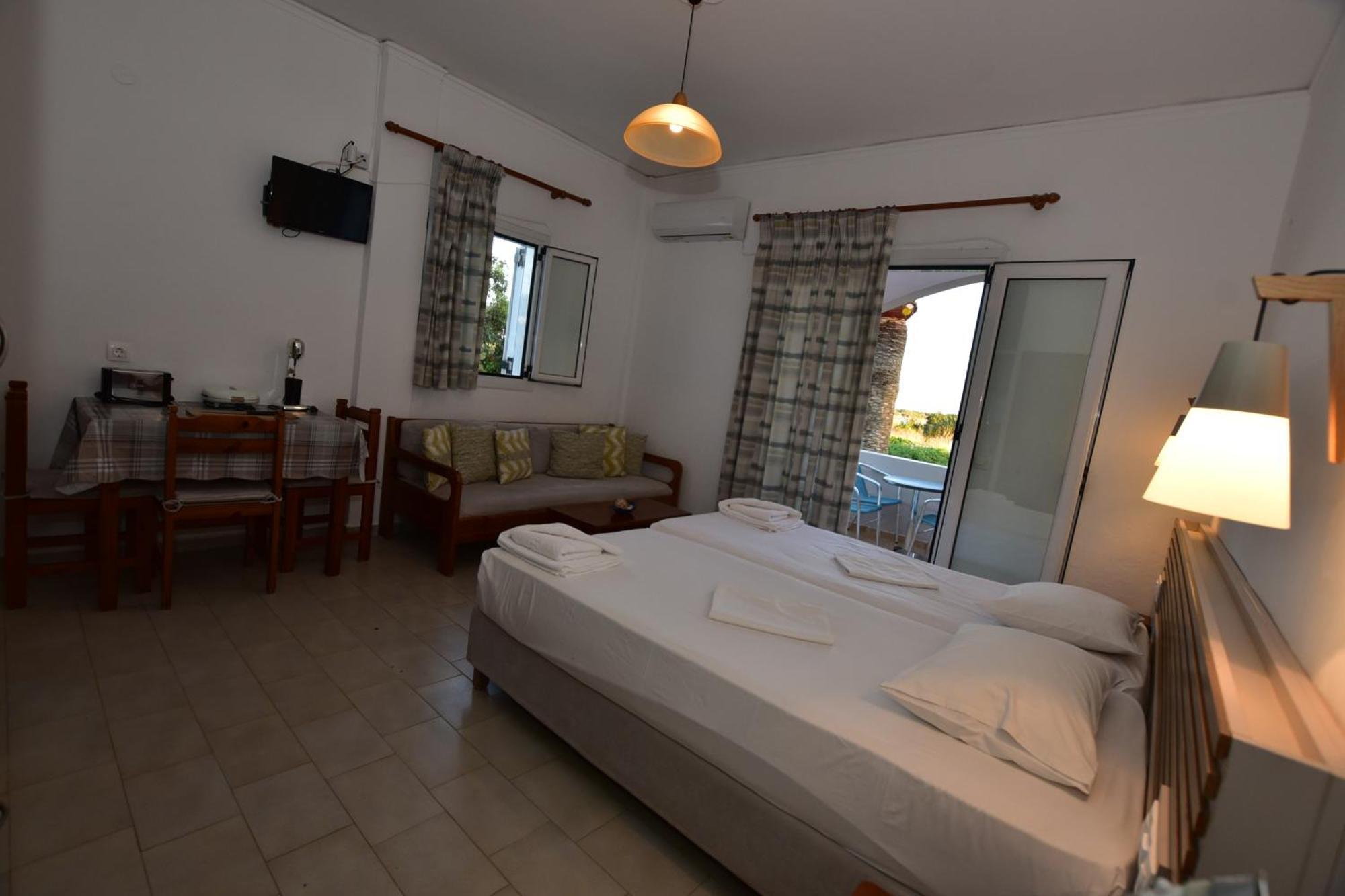 Morpheas Rooms Палиохора Екстериор снимка